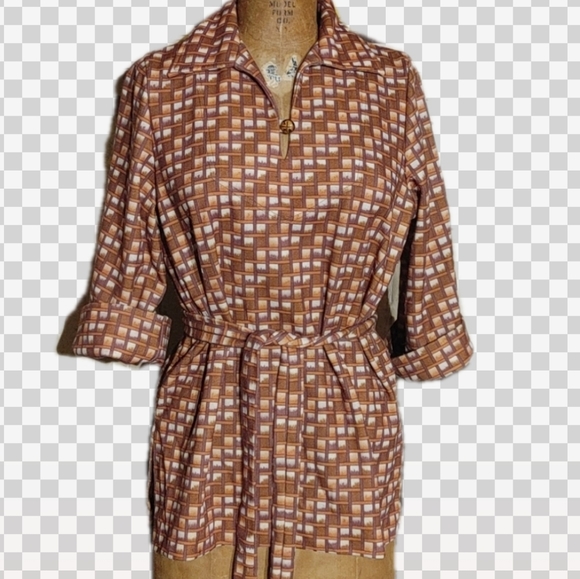 Nikki Tops - VTG belted top 1970s